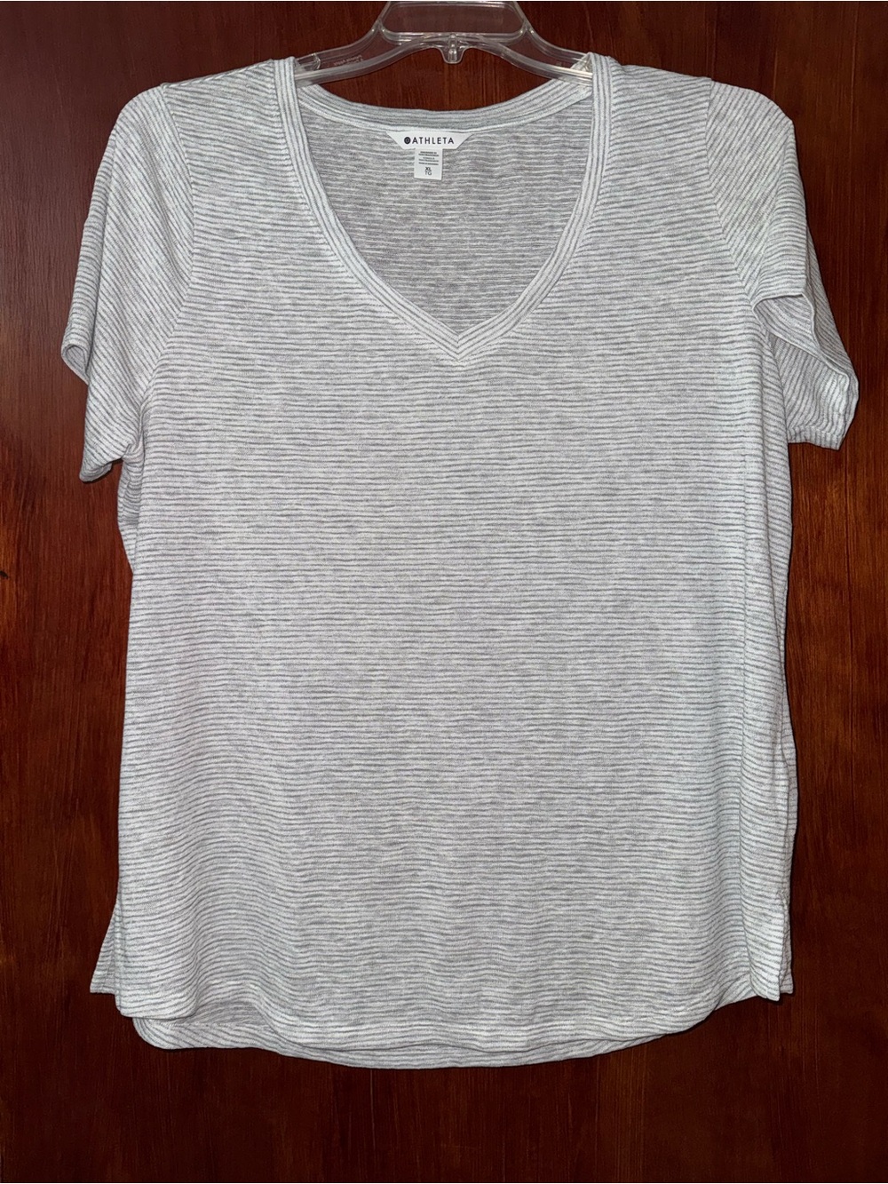 Athleta XL Breezy Light Gray Stripe V-Neck Short Sleeve Top